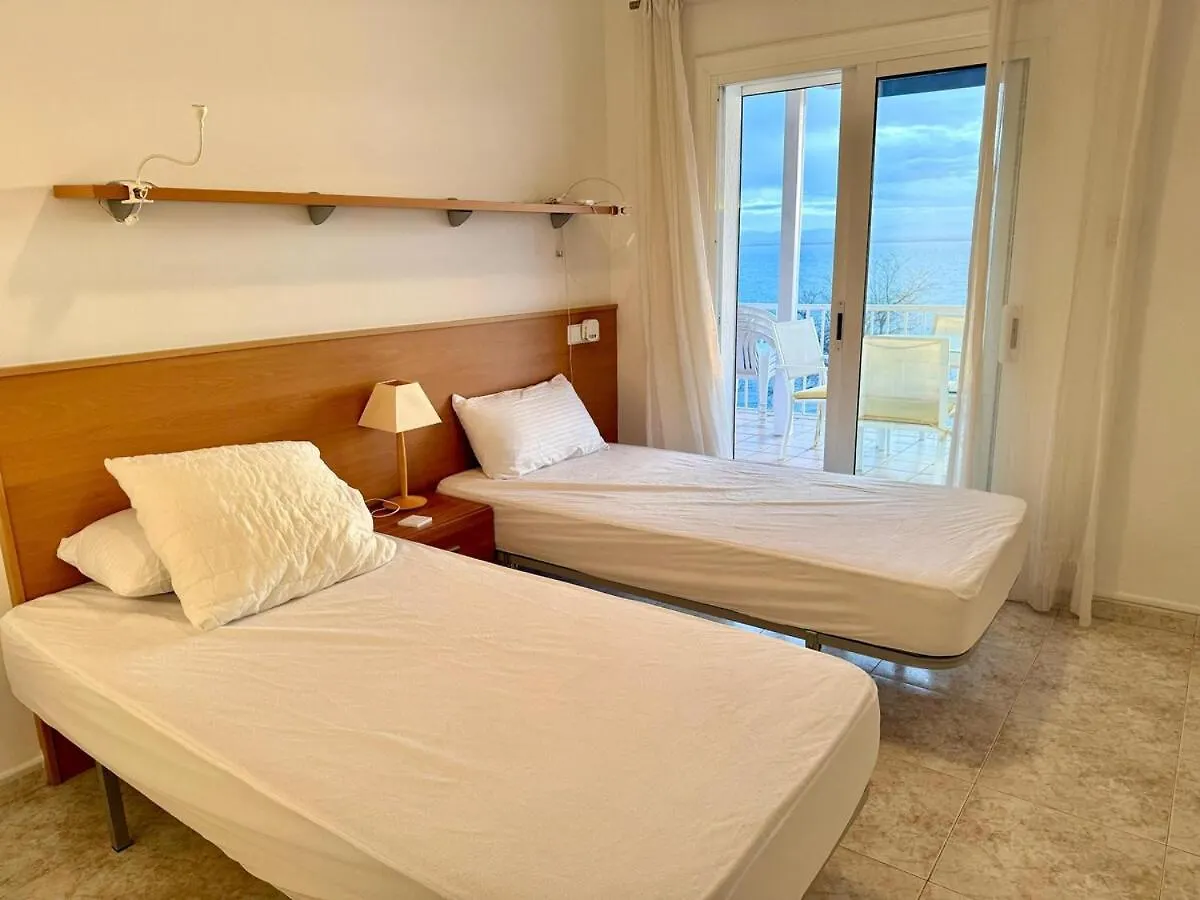Apartment Apartamento En La Playa Del Segon Moll Roses Spain