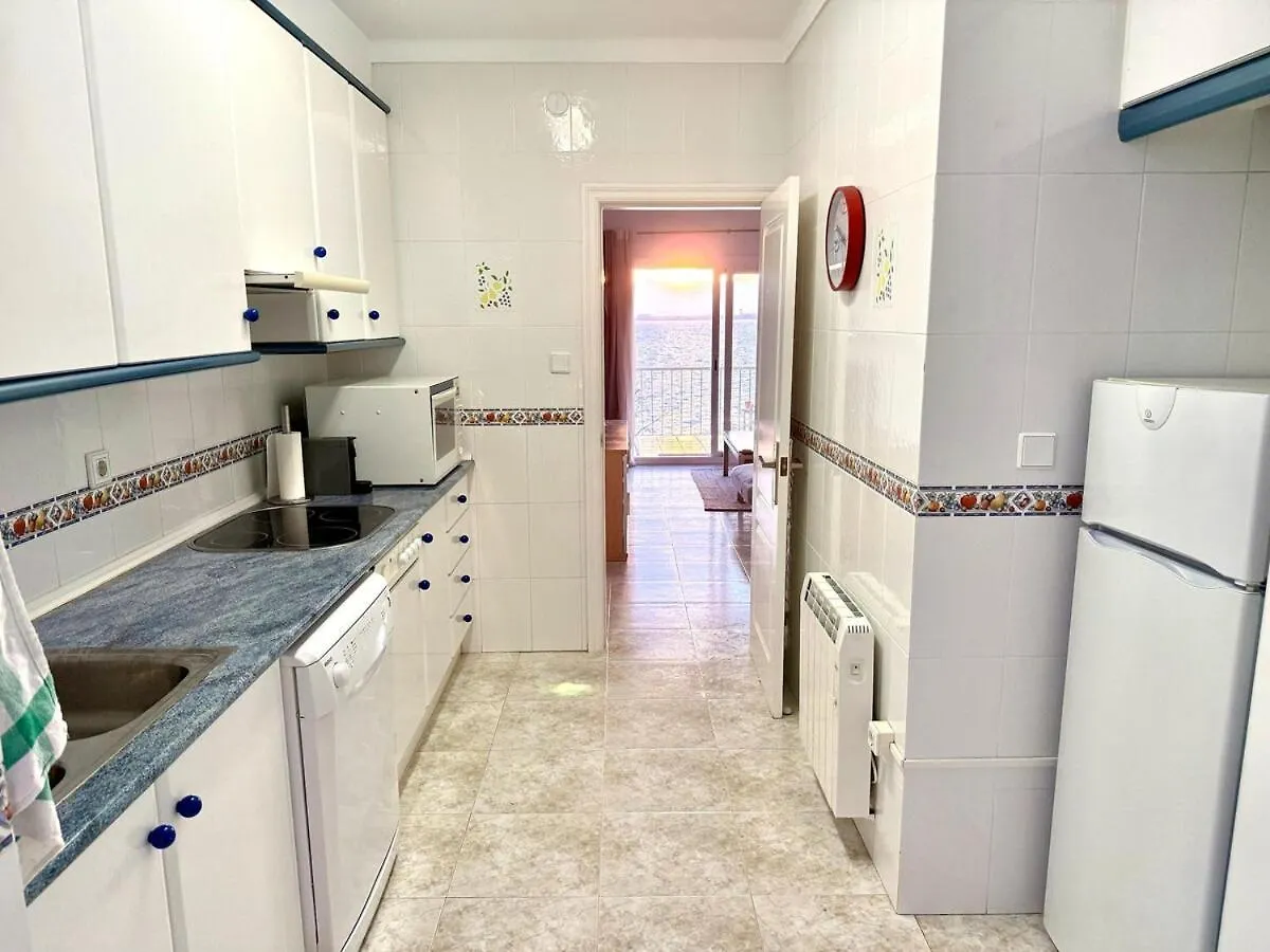 Apartamento En La Playa Del Segon Moll Roses Apartment